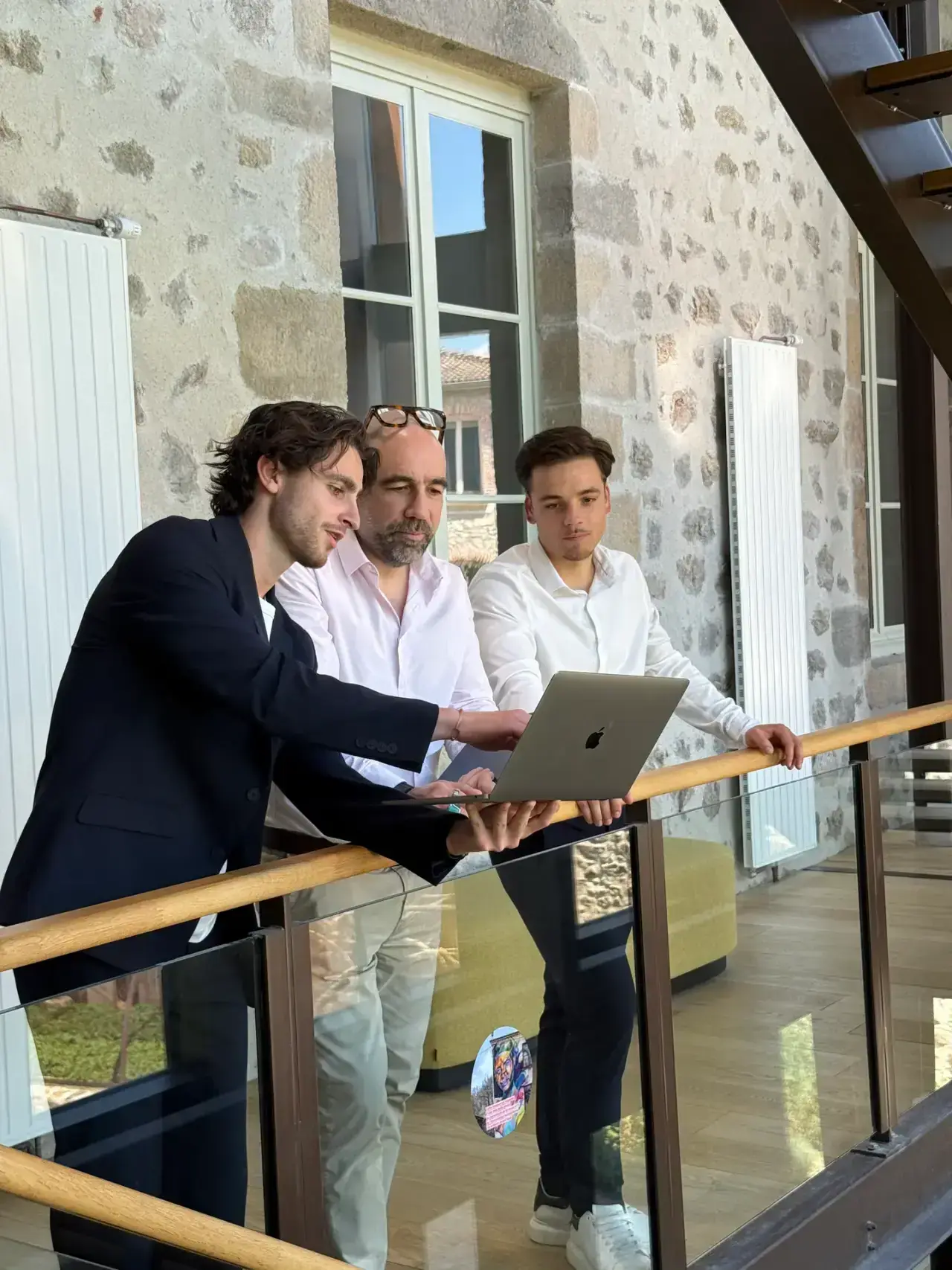 Formation IA intra-entreprise sur les postes de travail des participants